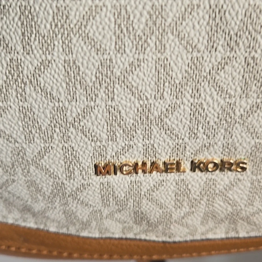 Michael Kors Lydia Hobo Bag